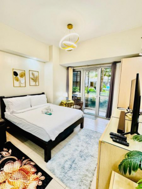 Budget Stay in 81 Newport Near Naia Terminal C5-2i